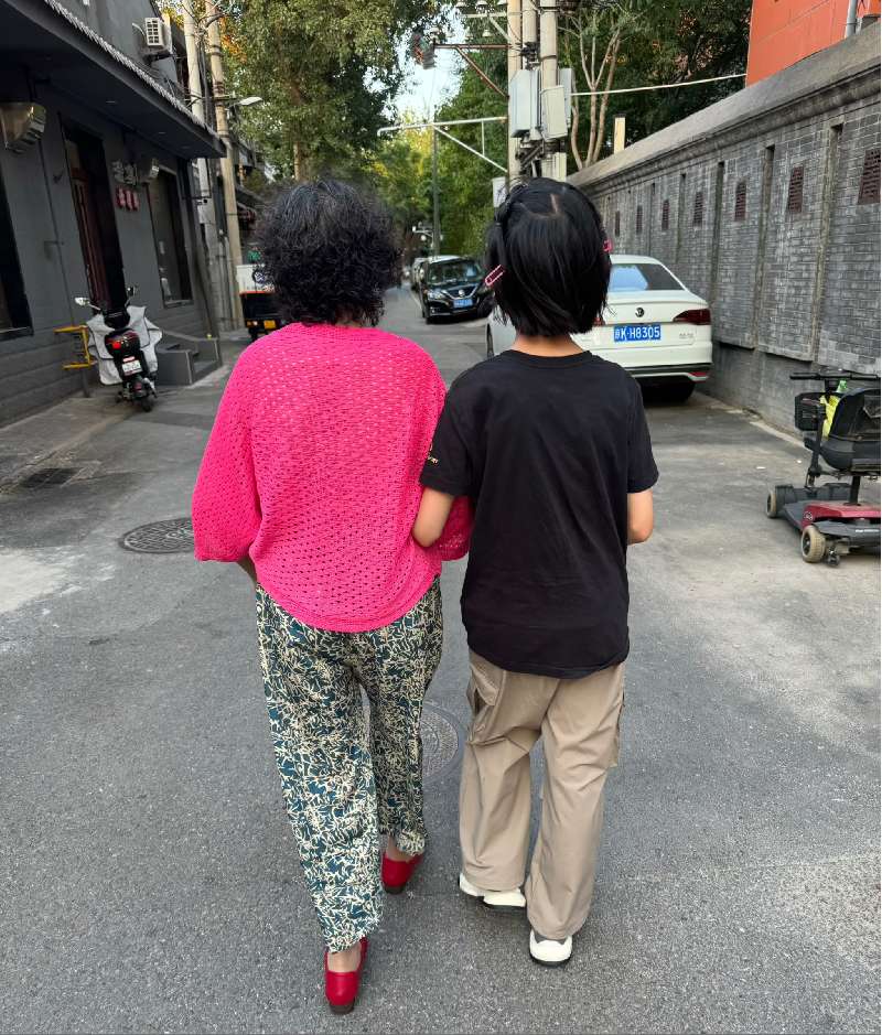 嗯哼的资料图
