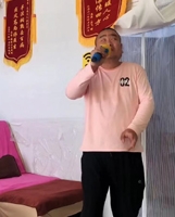 泪蛋蛋掉进酒杯杯里